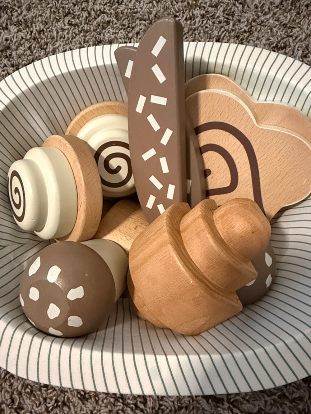 Hearth & Hand Wooden Toy Pastry Set - Brown & Cream